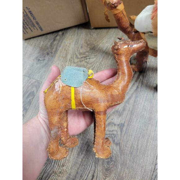 Leather Camel Figurine Set of 2 Camel Sahara Vintage Antique Hand-Stitched - Picture 4 of 10